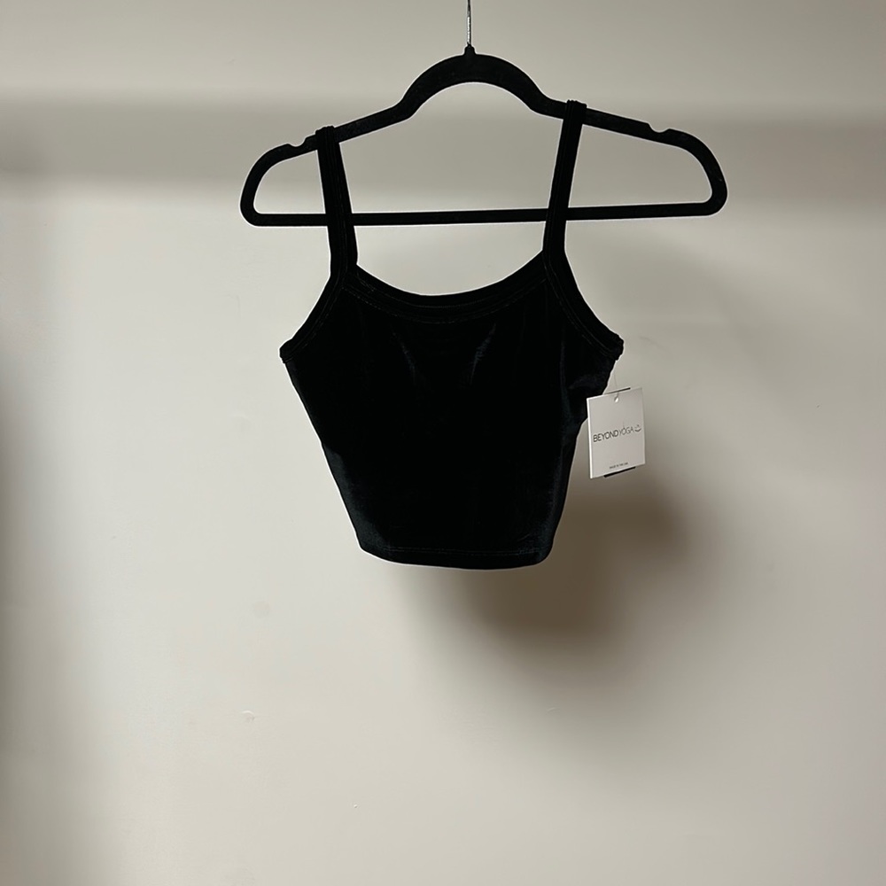 NWT Beyond yoga velvet truly cropped tank black sz S